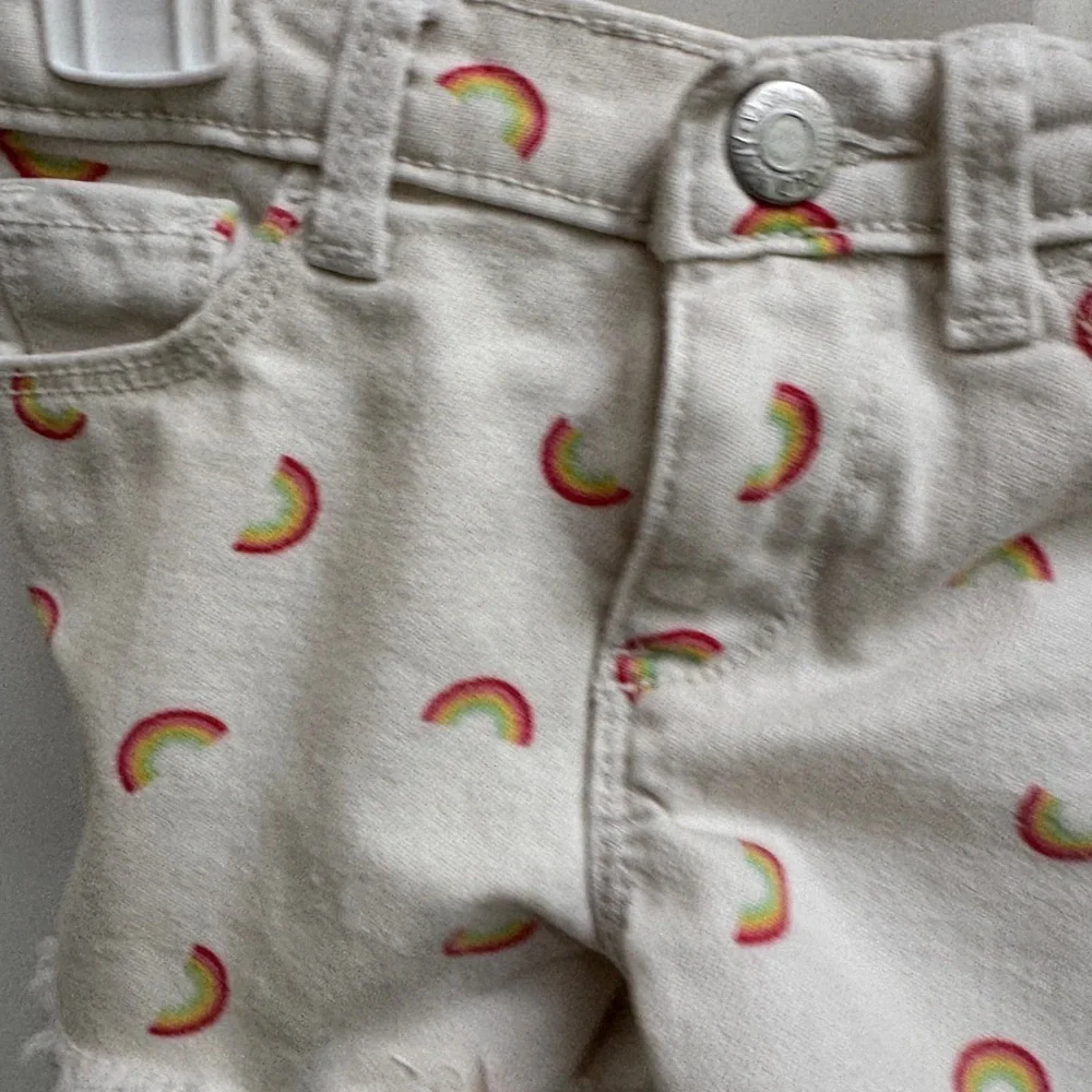 Old Navy 3T Girls White Denim Jean Shorts with Rainbow Accents